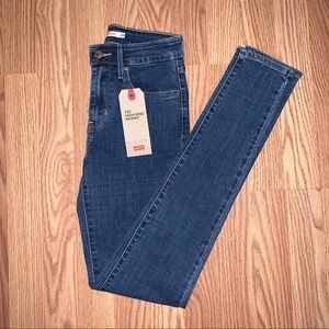 Levi’s High-Rise Skinny Jeans
